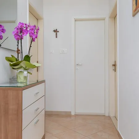 Apartment With Parking Space - 21823