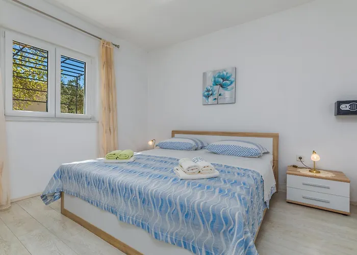 With Parking Space - 21823 Makarska
