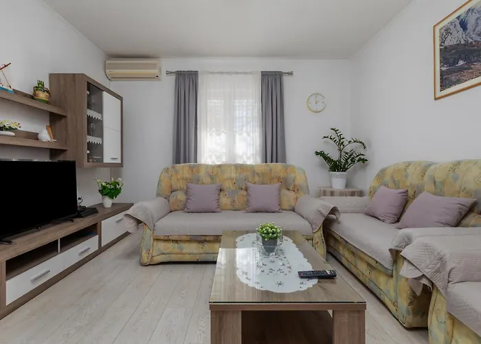 Apartament With Parking Space - 21823 Makarska