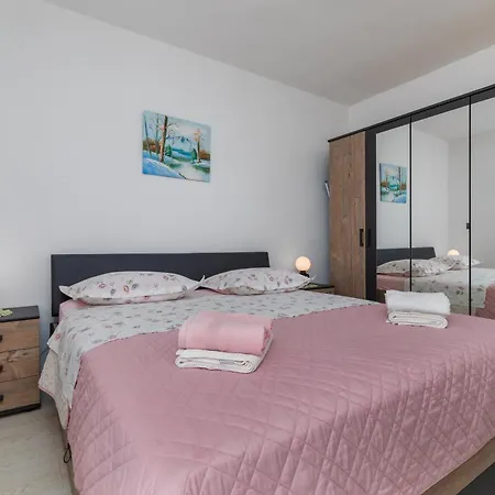 With Parking Space - 21823 Apartman *