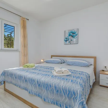 With Parking Space - 21823 Makarska