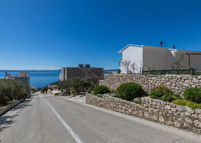 Apartment With Parking Space - 21823 *