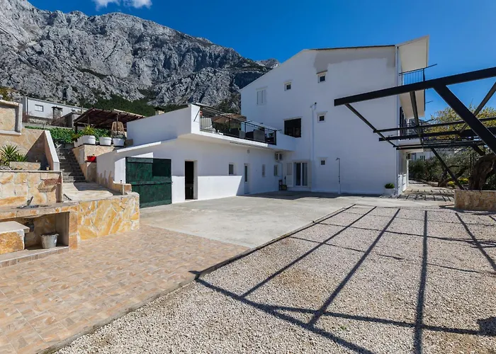 With Parking Space - 21823 Apartment Makarska